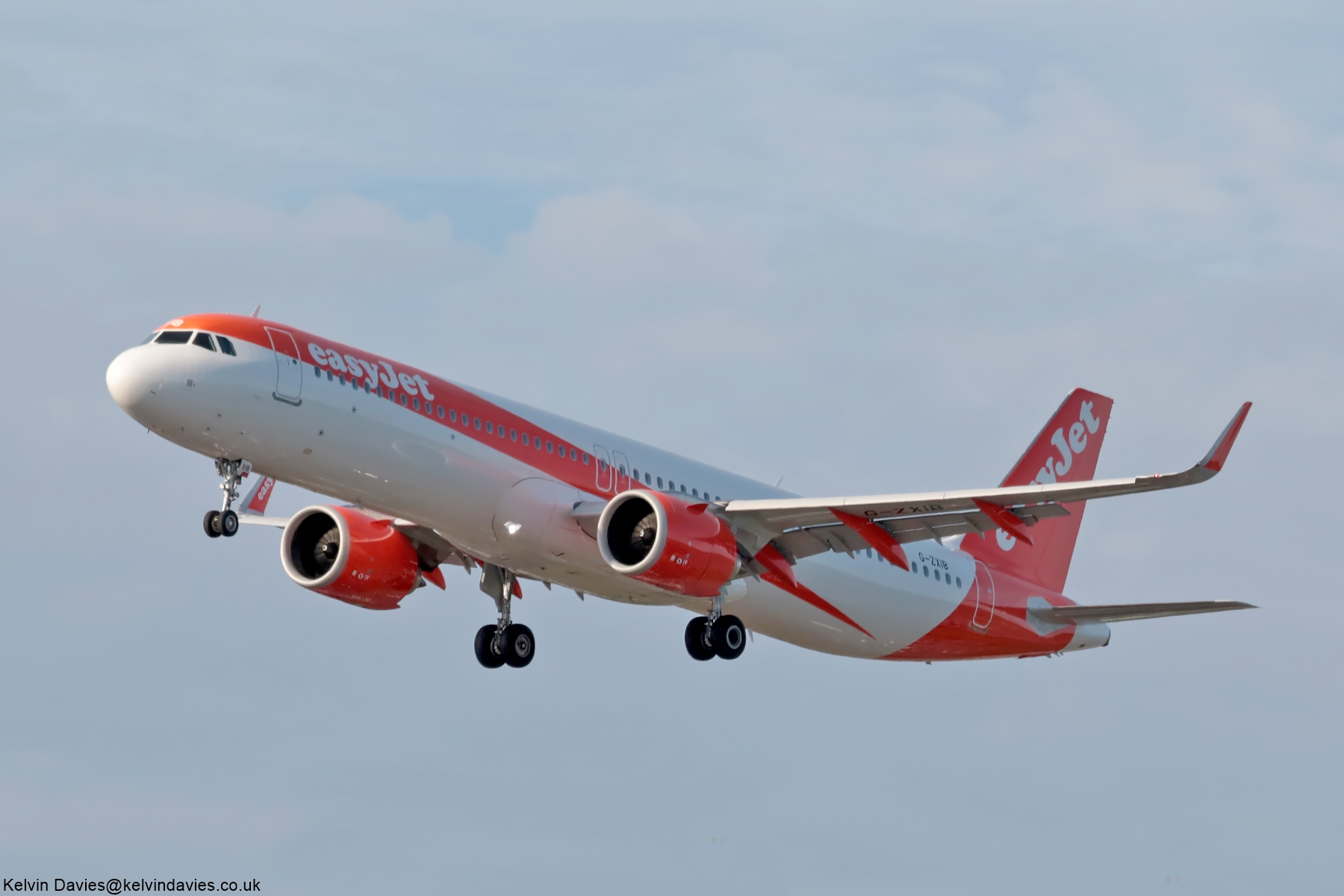 easyJet UK A321NEO G-ZXIB