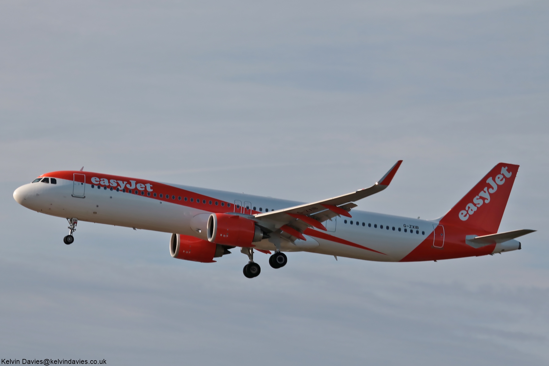 easyJet UK A321NEO G-ZXIB