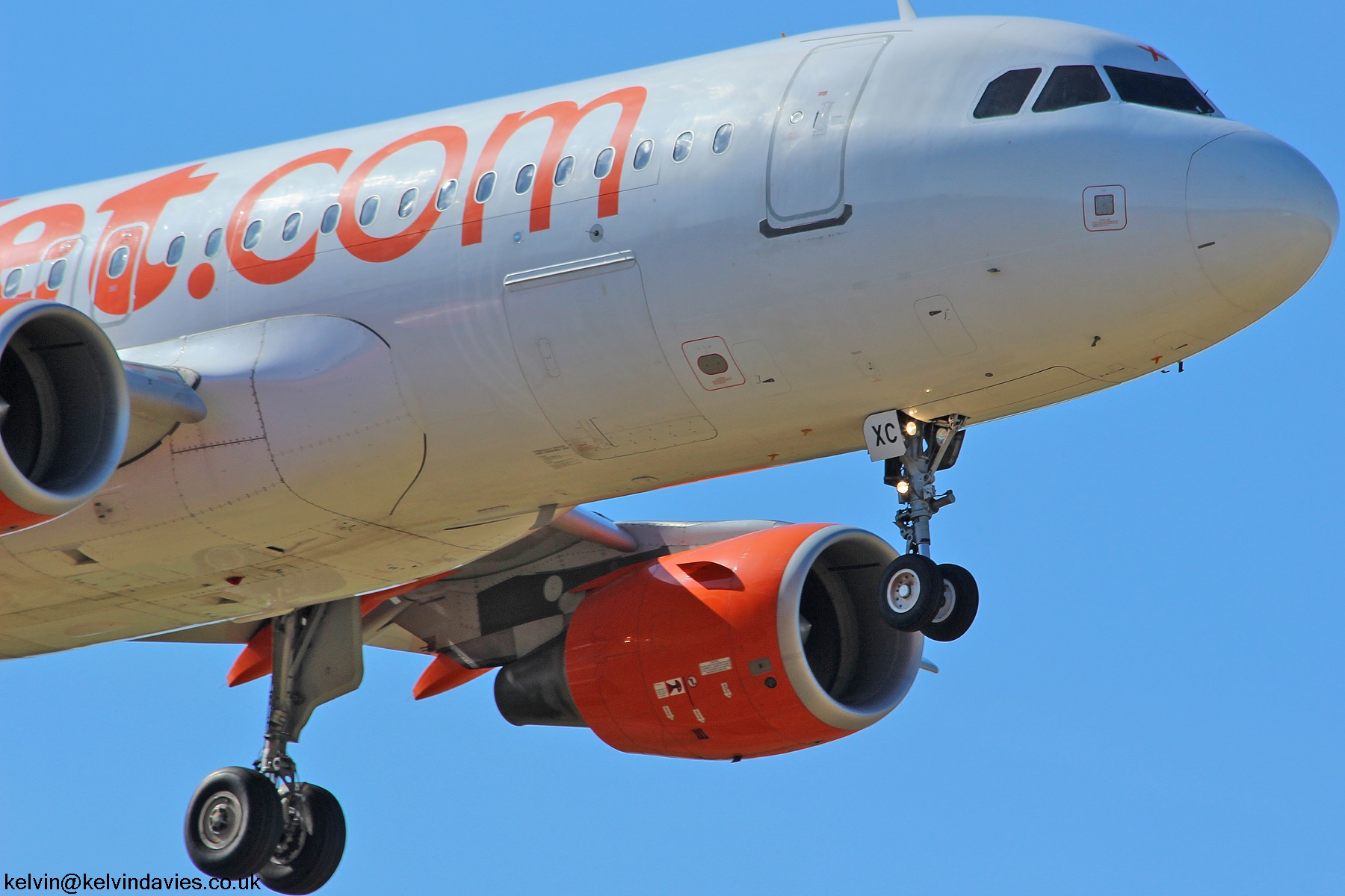 easyJet Switzerland A320 HB-JXC