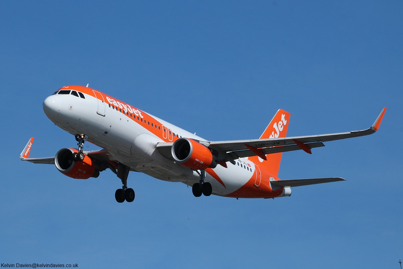 easyJet Switzerland A320 HB-JXJ