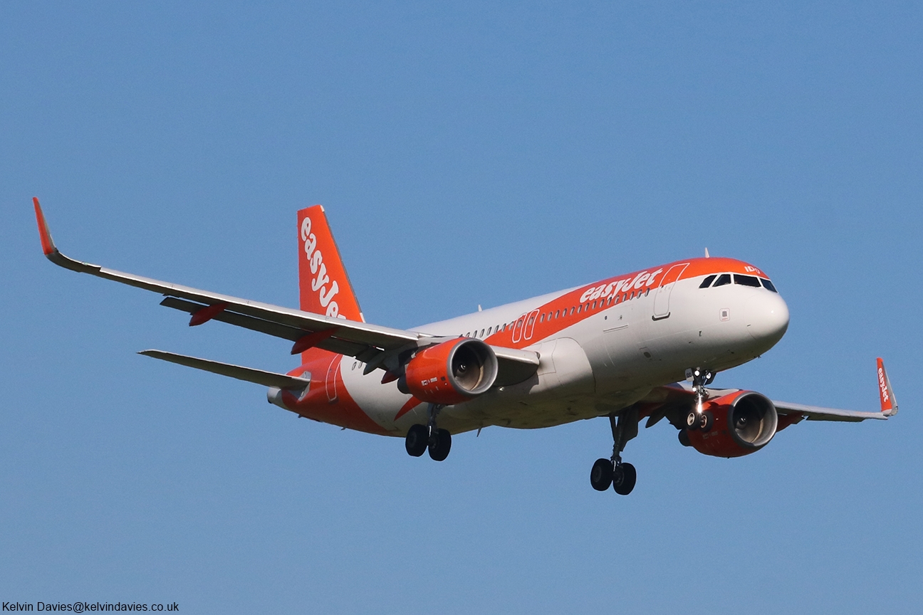 easyJet Europe A320-200 OE-IDO