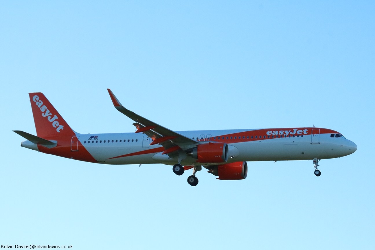 easyJet Europe A321NEO OE-IUL