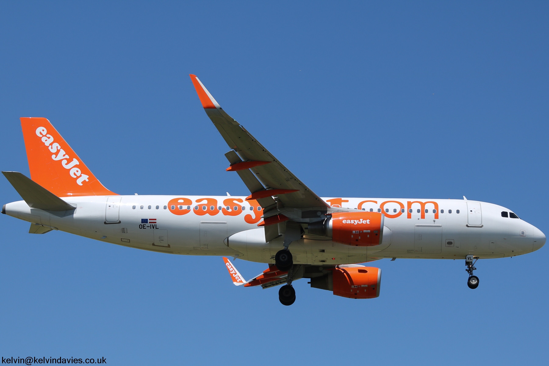easyJet A320 OE-IVL