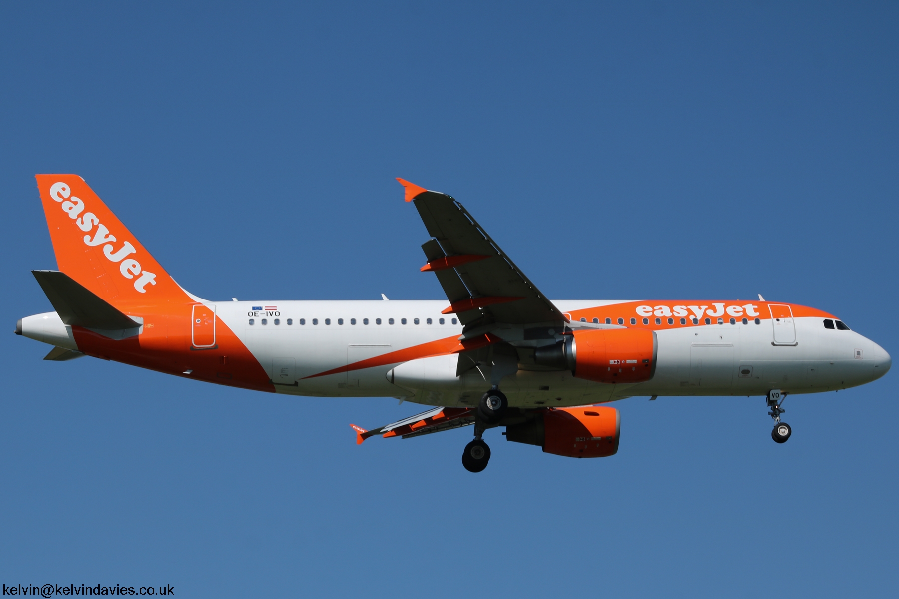 easyJet Europe A320 OE-IVO