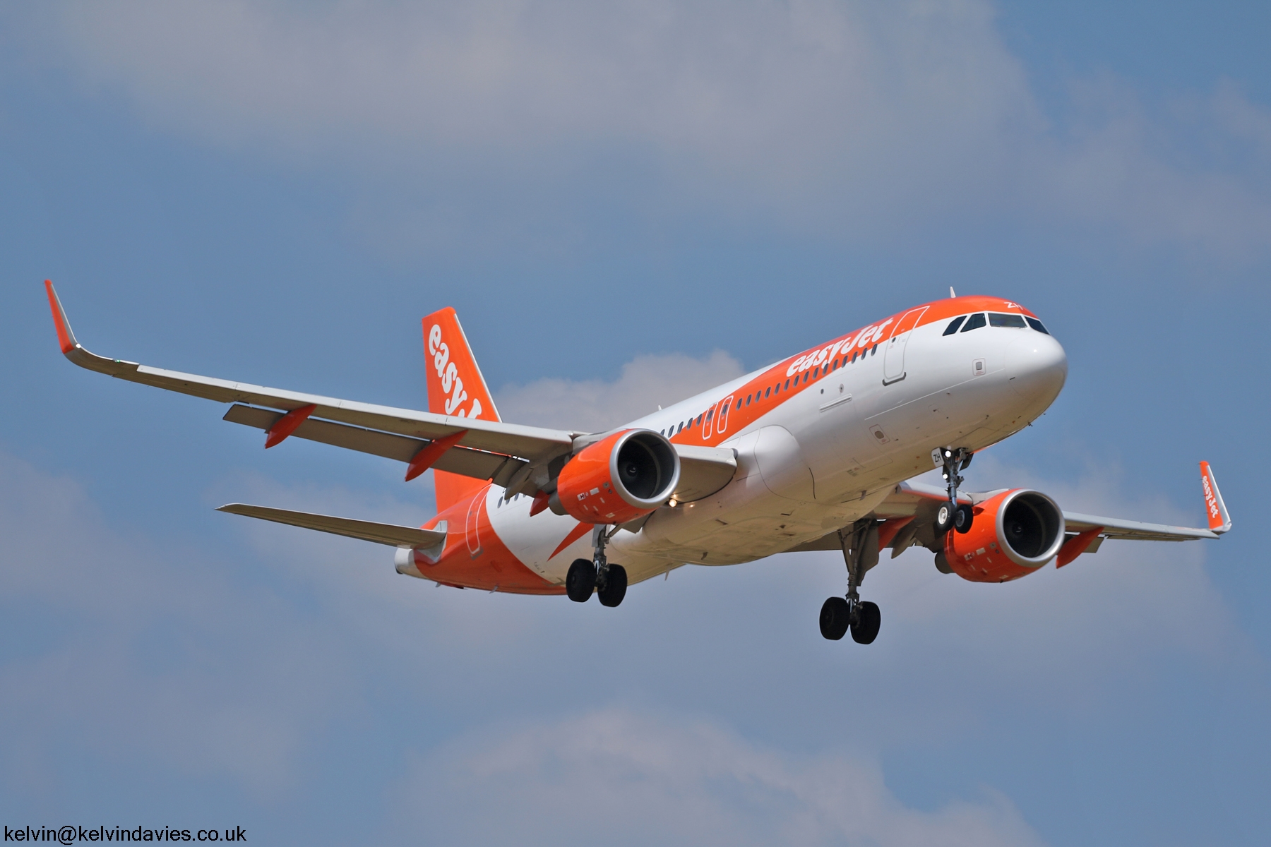 easyJet Europe A320 OE-IZH