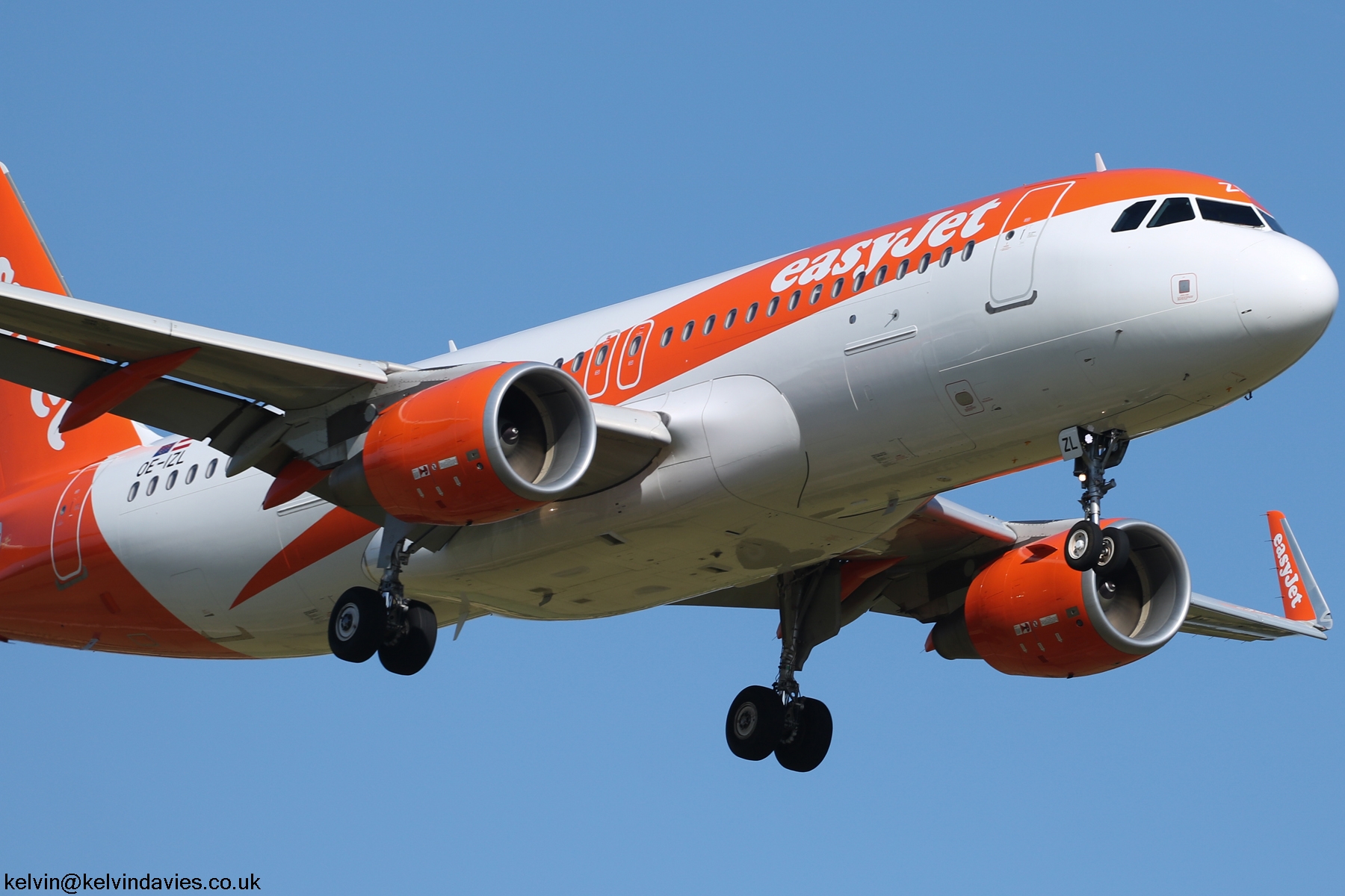 easyJet A320 OE-IZL