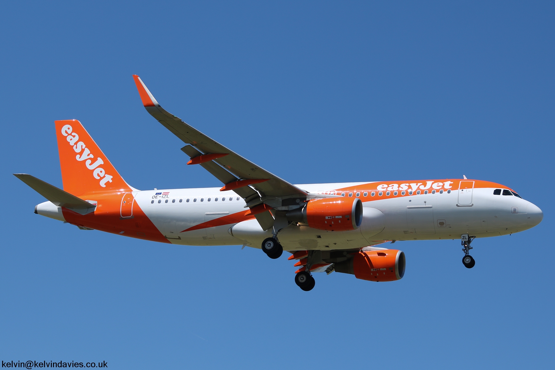 easyJet A320 OE-IZL