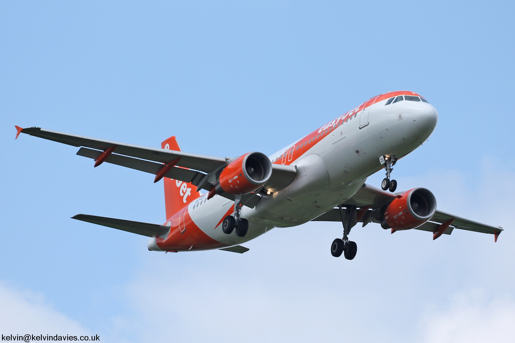 easyJet Europe A320 OE-IZS