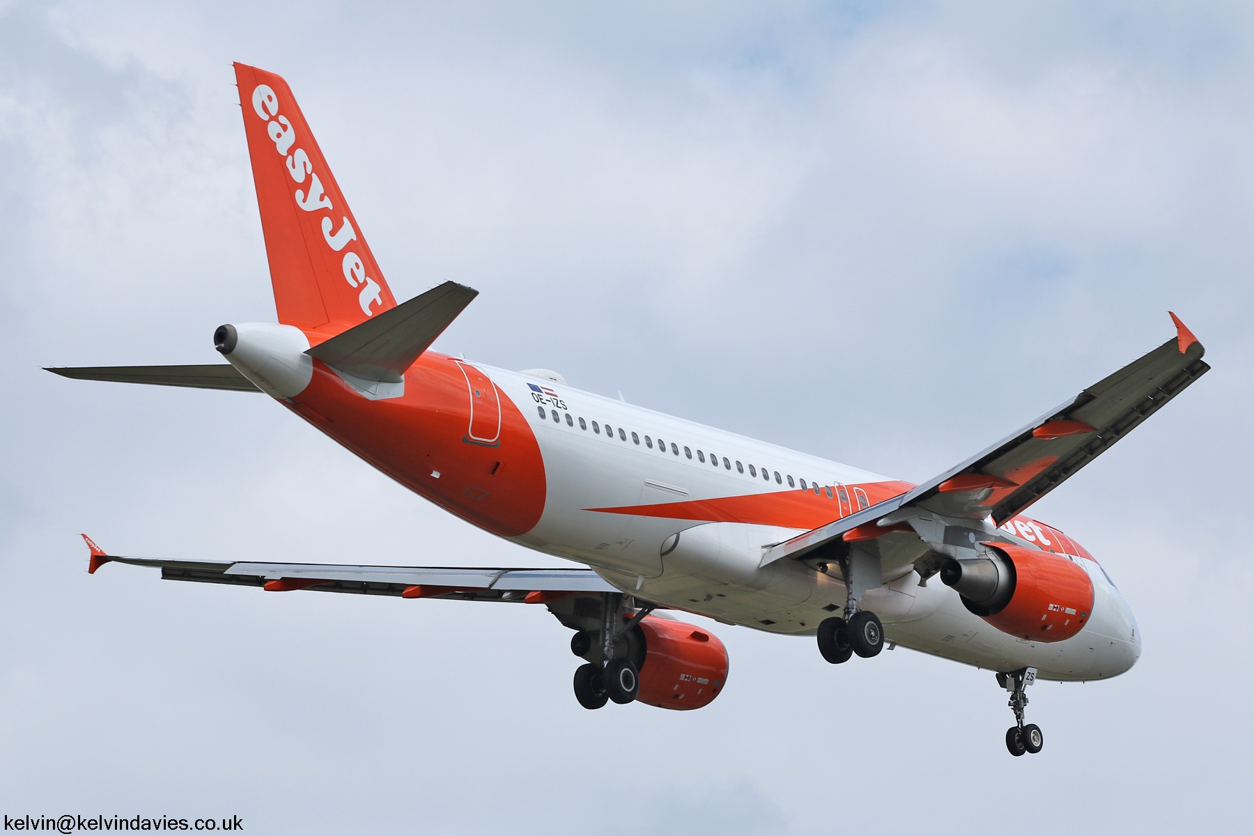 easyJet Europe A320 OE-IZS