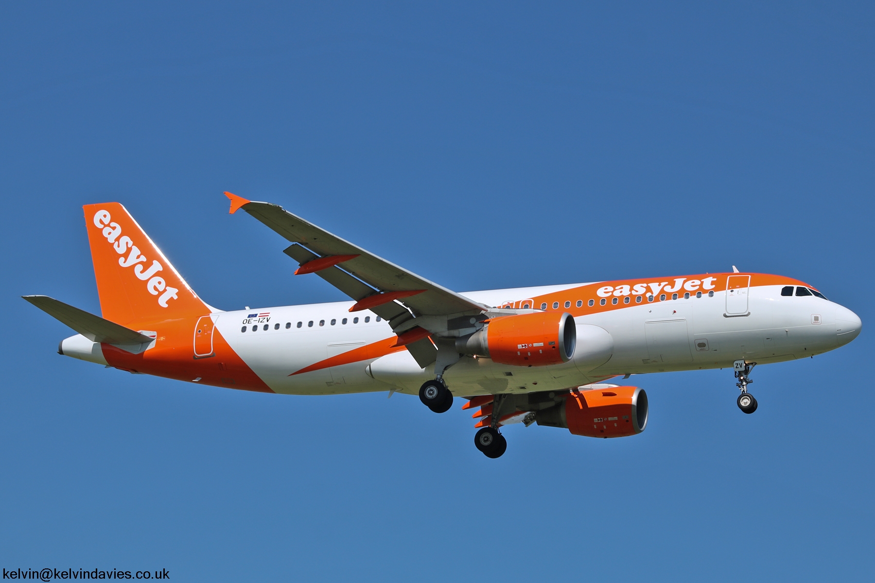 easyJet Europe A320 OE-IZV