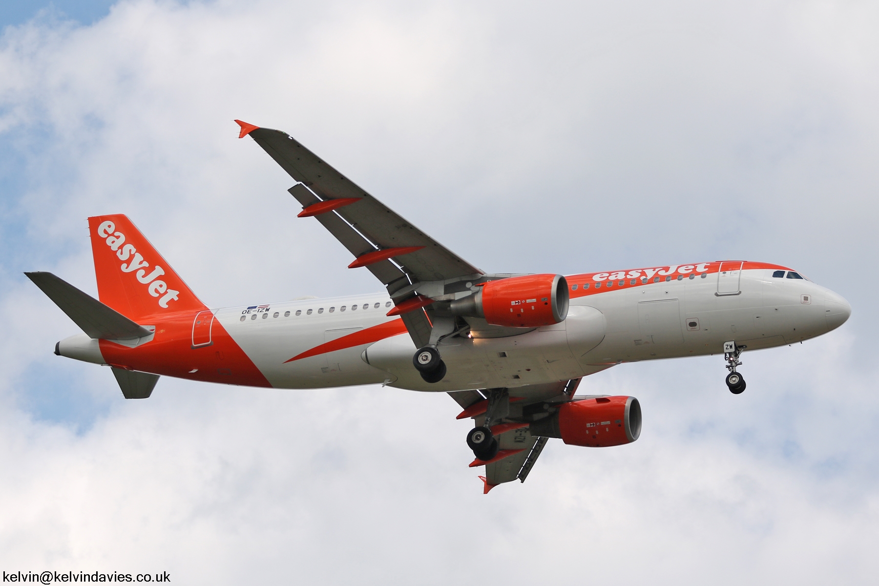 easyJet Europe A320 OE-IZW