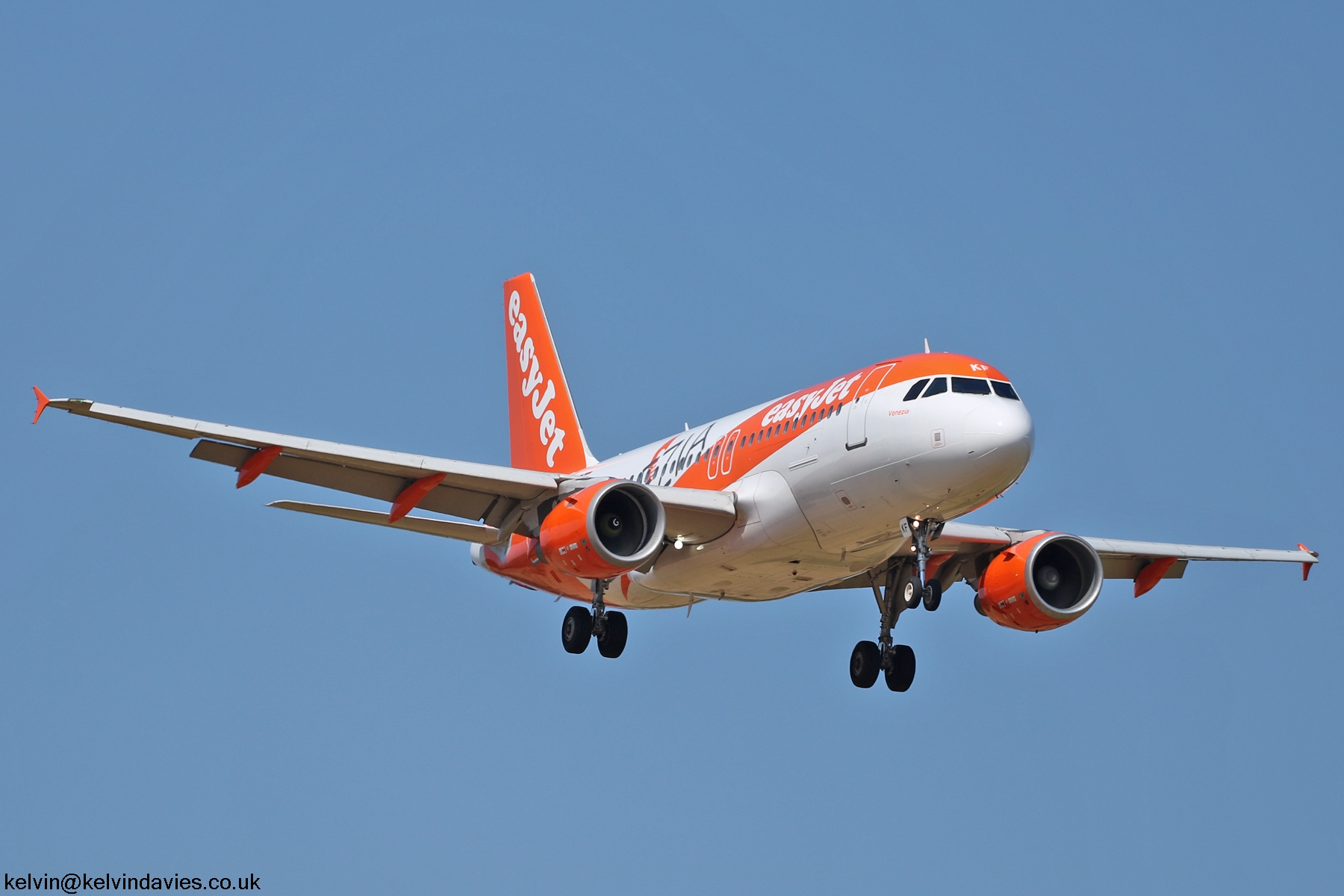 easyJet Europe A319 OE-LKF