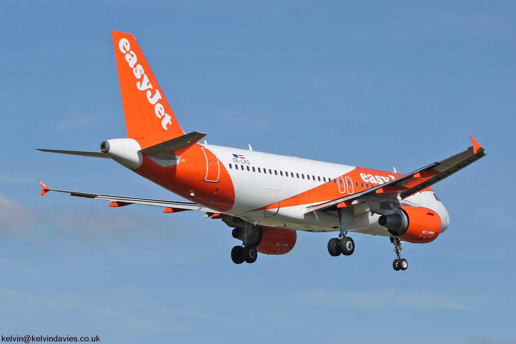 easyJet Europe A319 OE-LKG