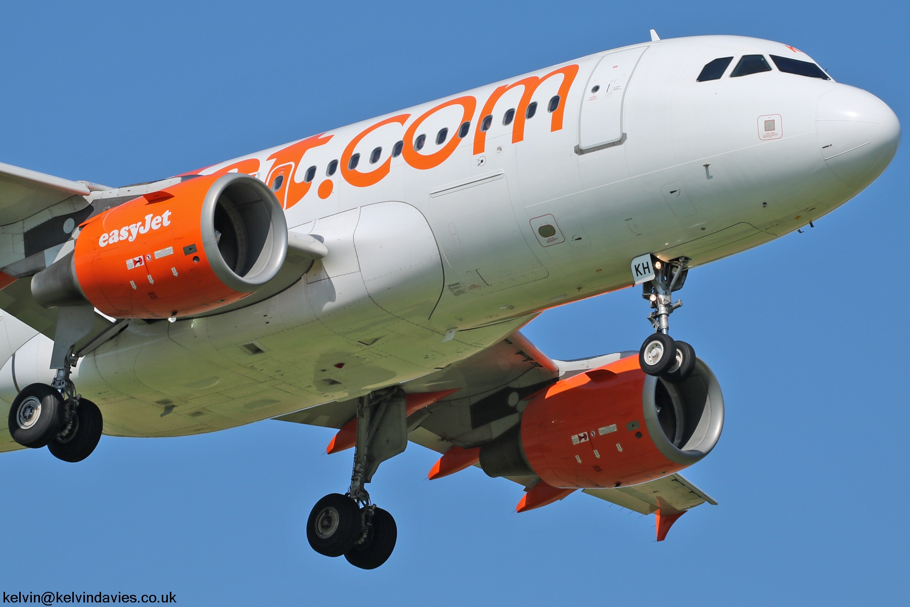 easyJet Europe A319 OE-LKH