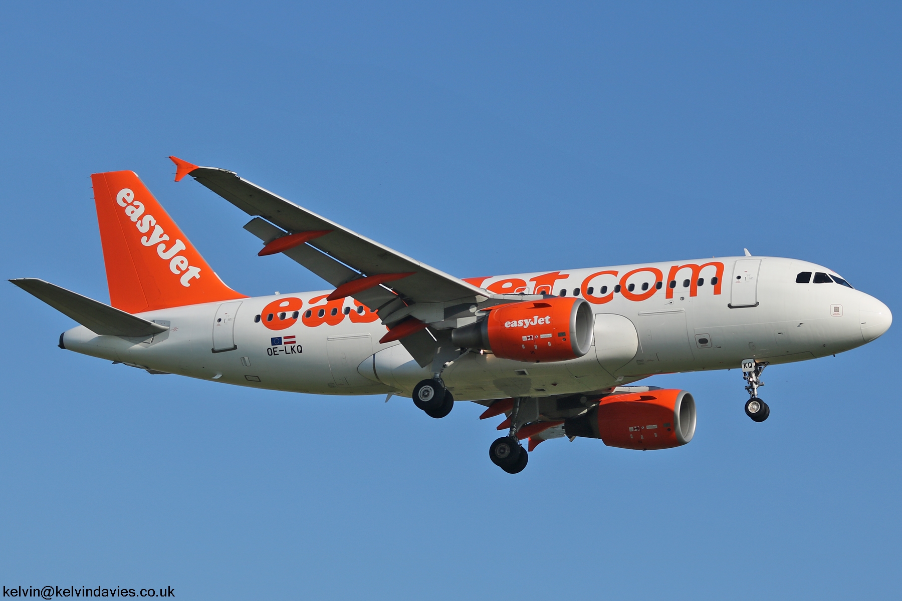 easyJet Europe A319 OE-LKQ