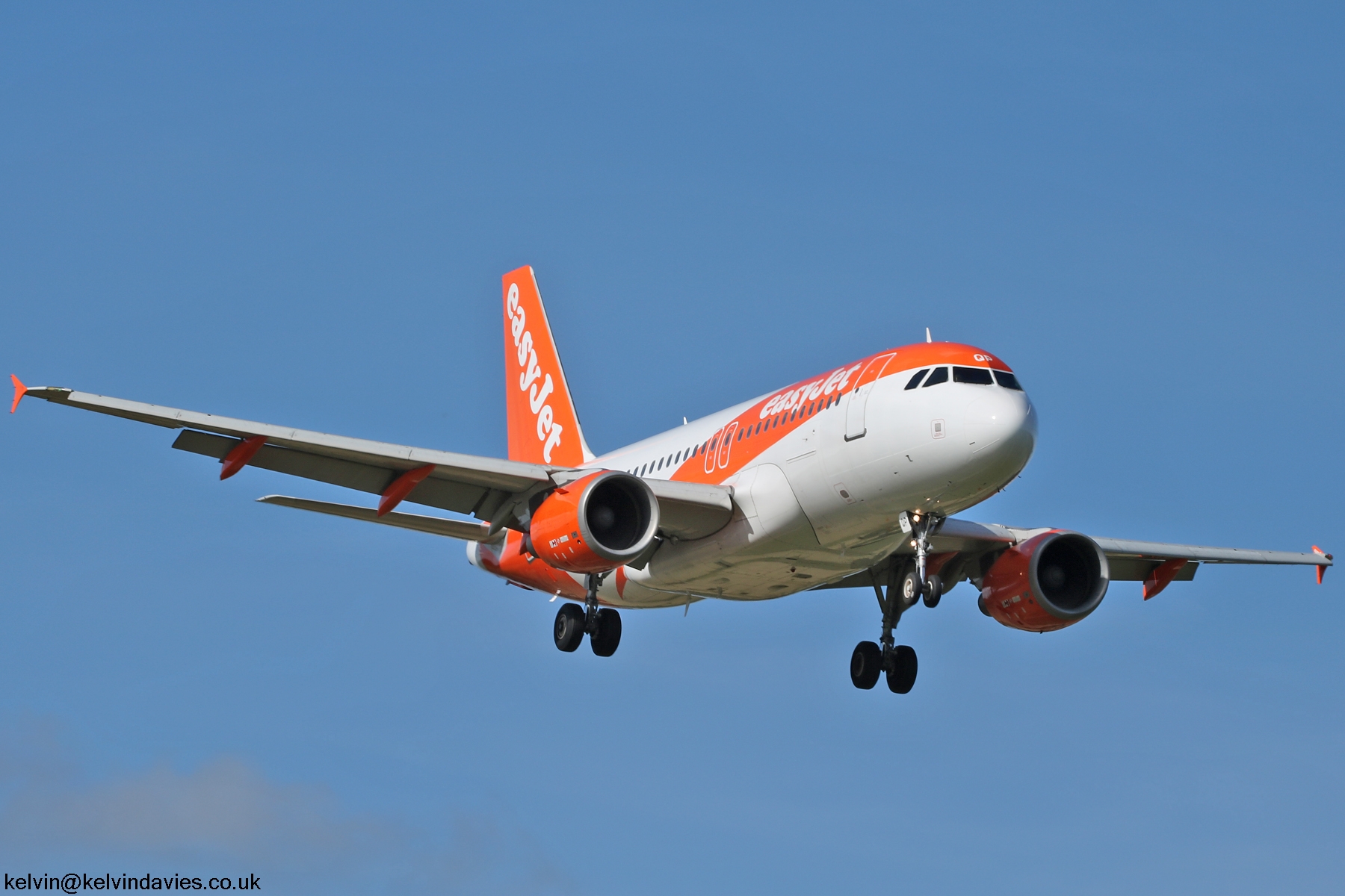 easyJet Europe A319 OE-LQP