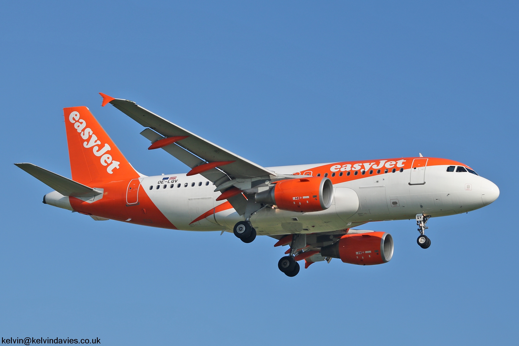easyJet Europe A320 OE-LQV