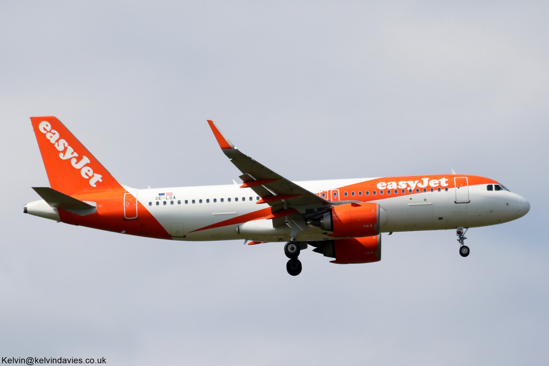 easyJet Europe A320 OE-LSA