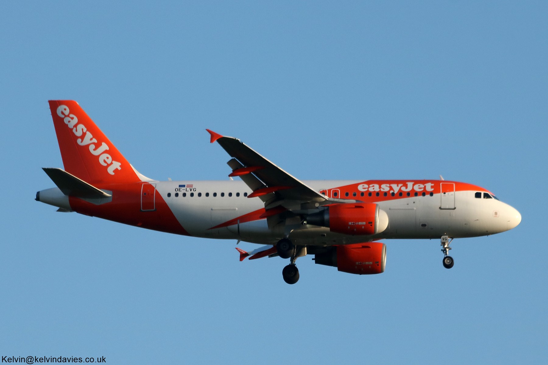 easyJet Europe A319 OE-LVG