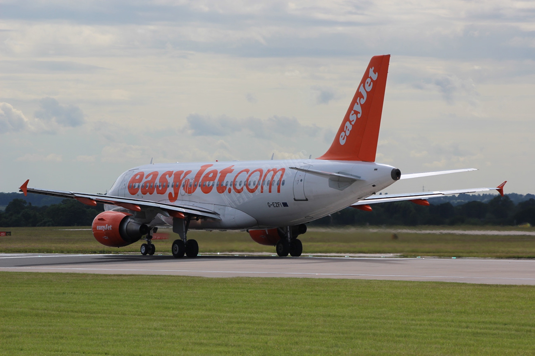 Easyjet A319 G-EZFI