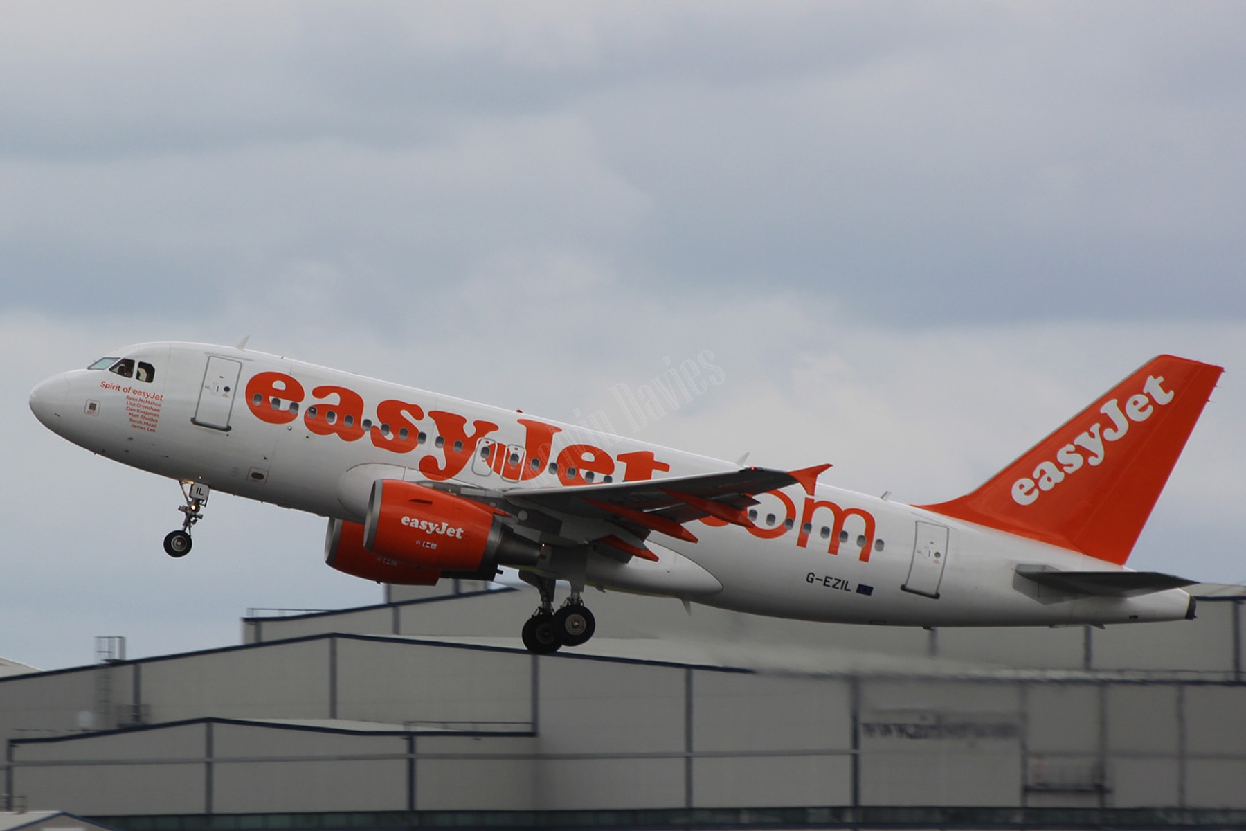 Easyjet A319 G-EZIL