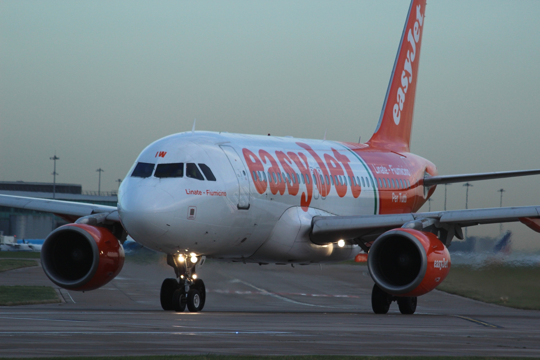 Easyjet A319 G-EZIW