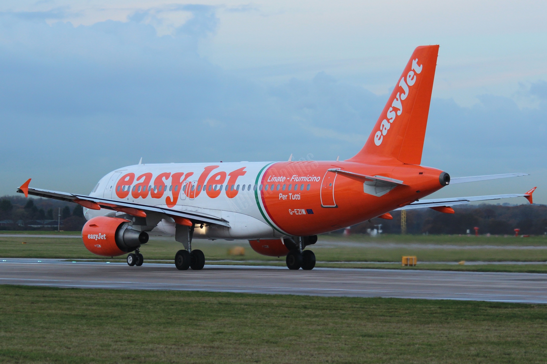 Easyjet A319 G-EZIW