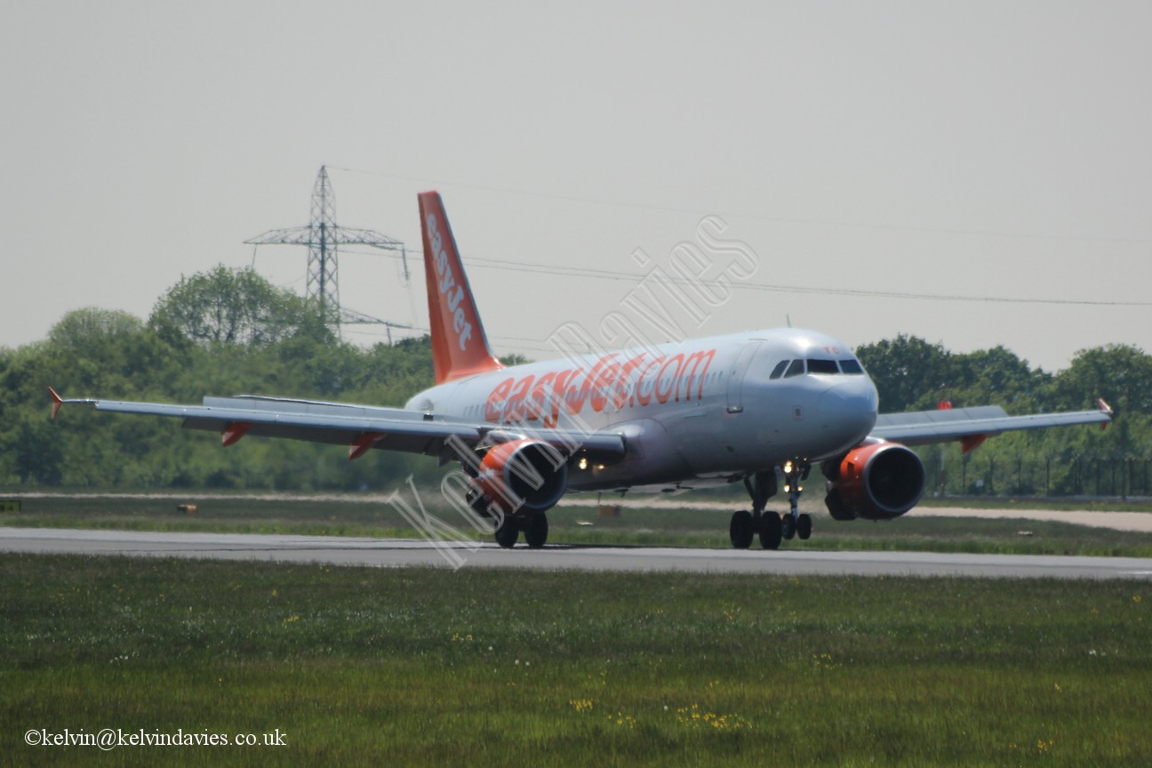 Easyjet A320 G-EZTC