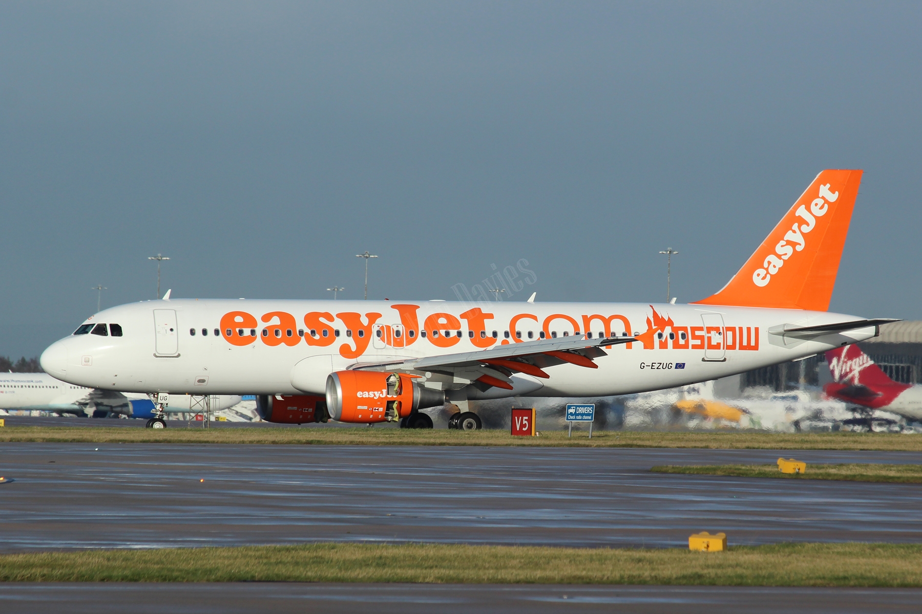 Easyjet A320 G-EZUG