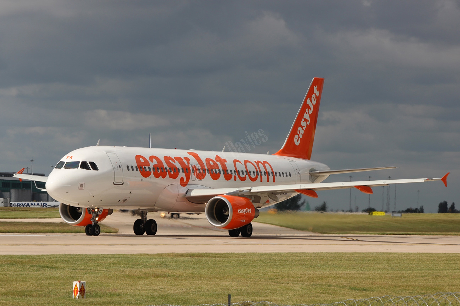 Easyjet A320 G-EZWA