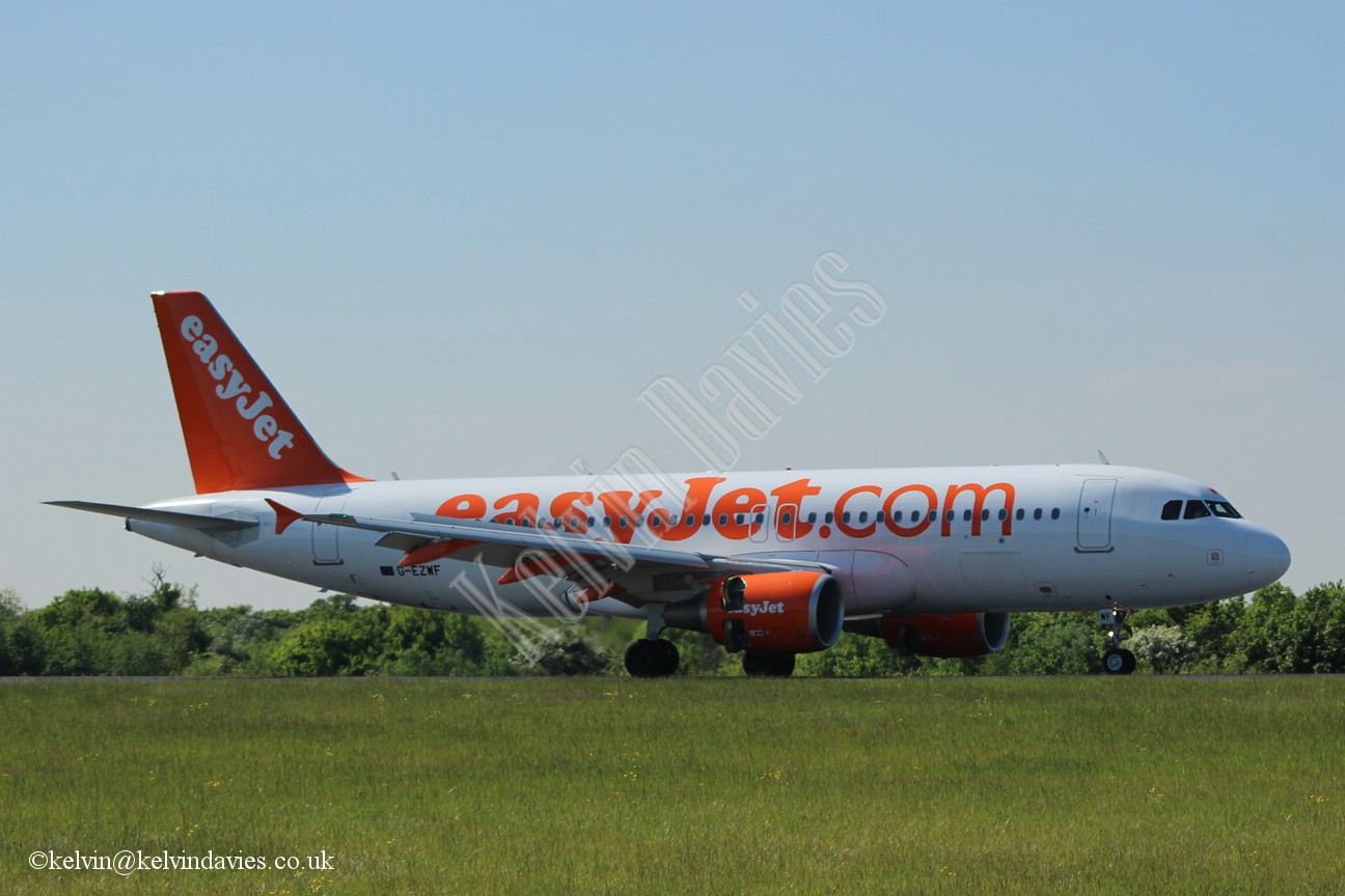 Easyjet A320 G-EZWF
