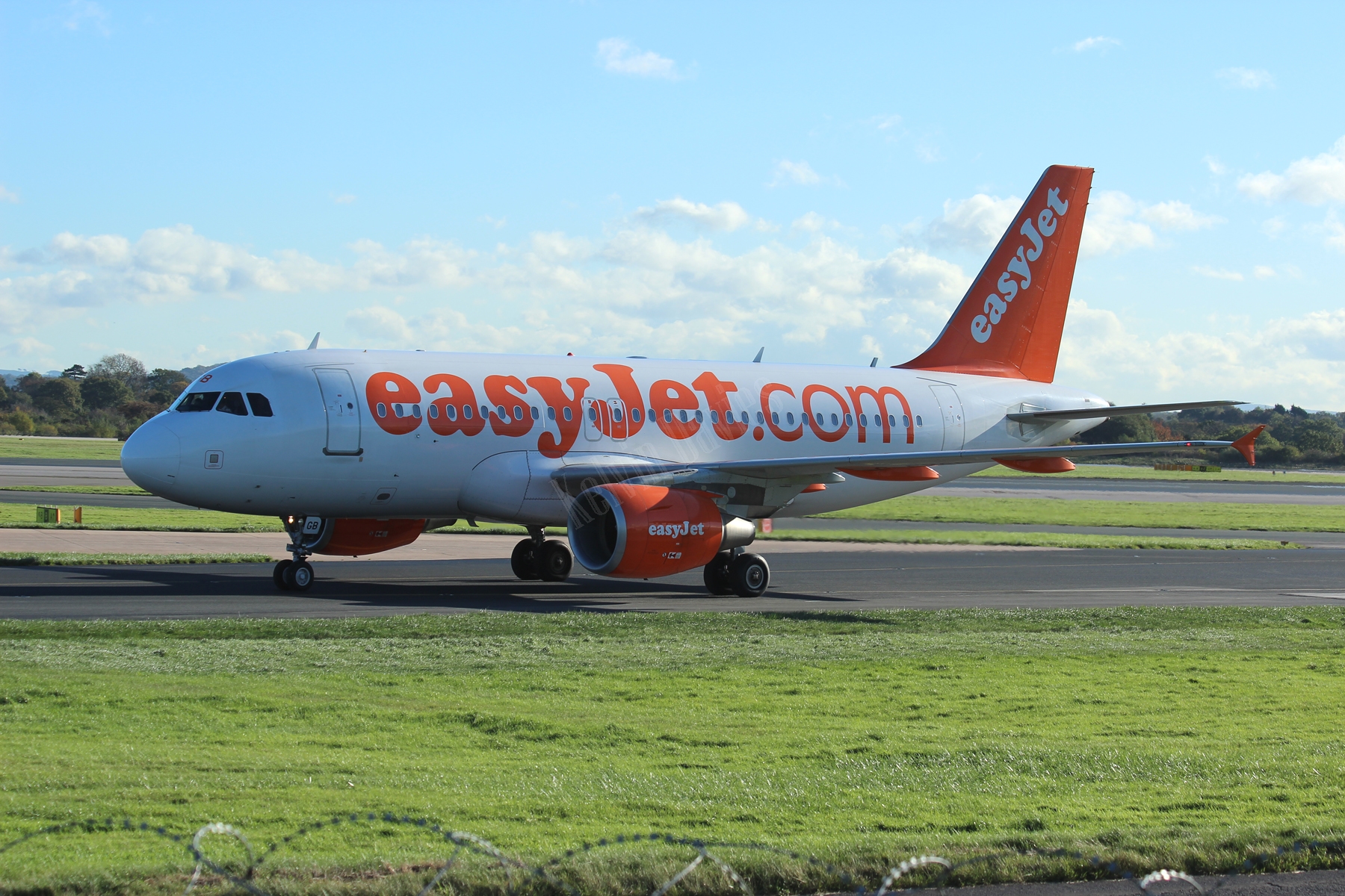 Easyjet A319 G-EZGB