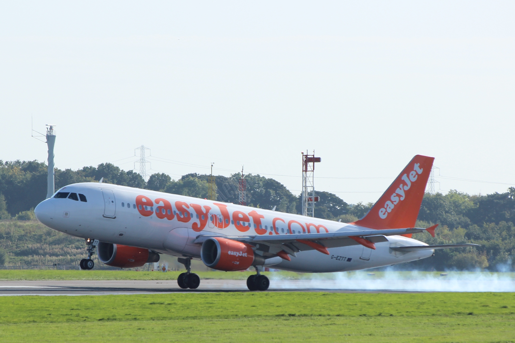 Easyjet A320 G-EZTT