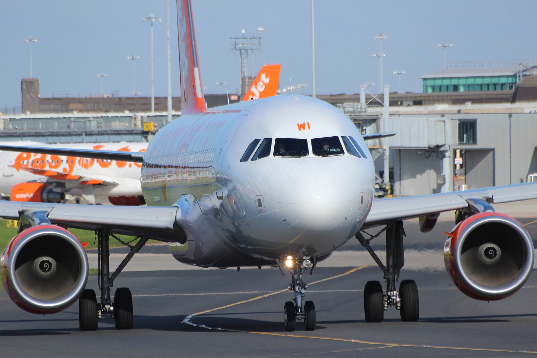 Easyjet A320 G-EZWI