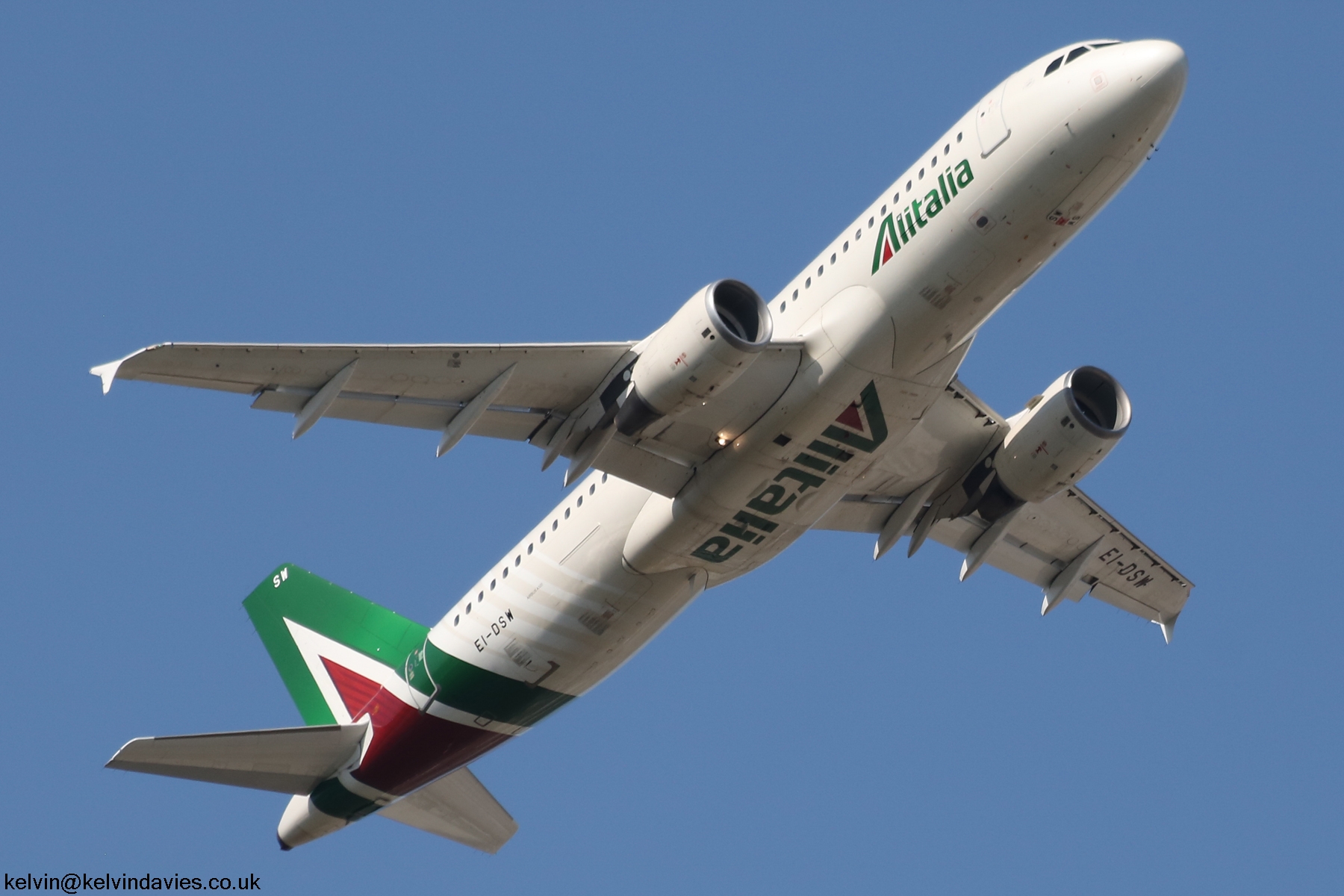 Alitalia A320 EI-DSW