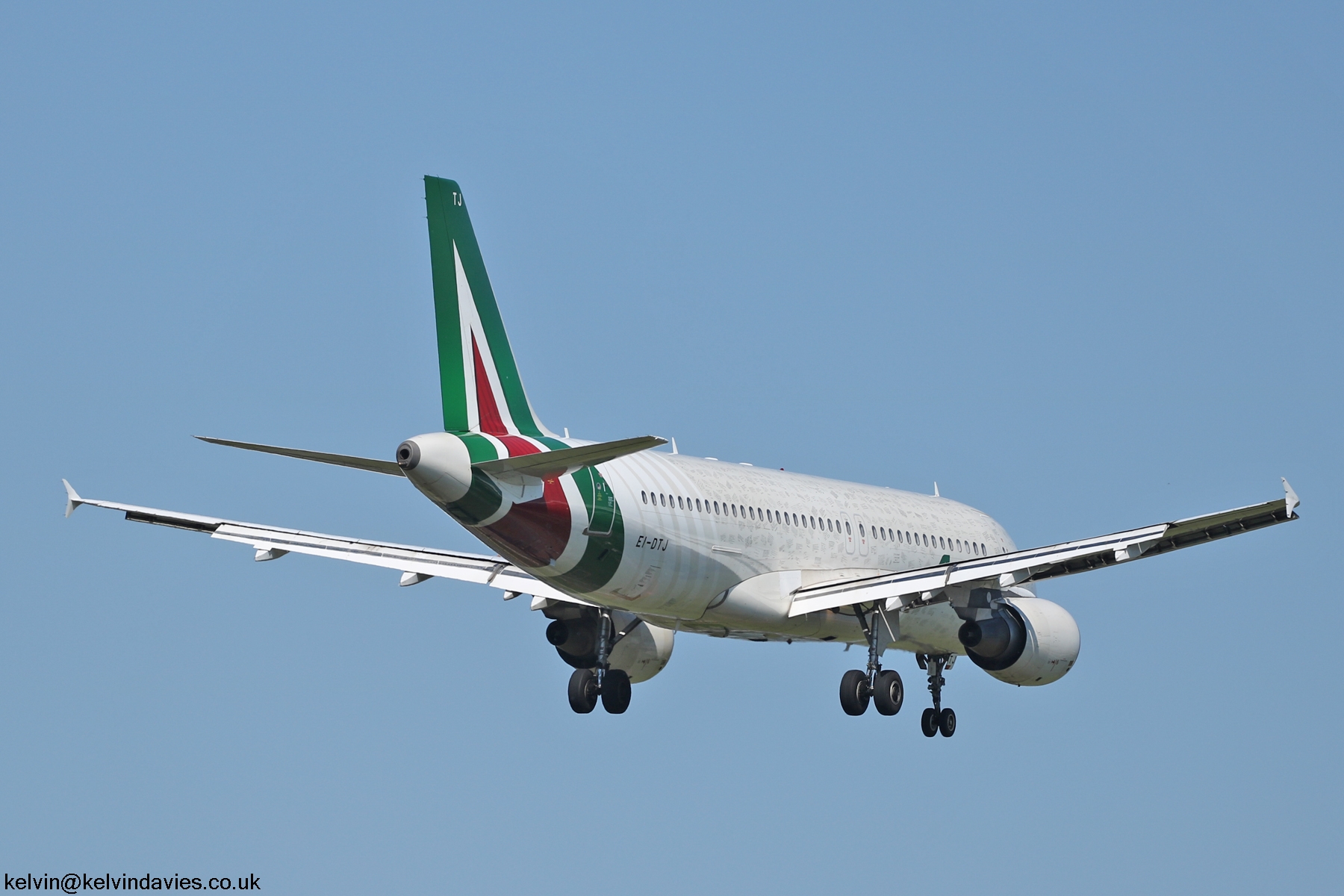 Alitalia A320 EI-DTJ