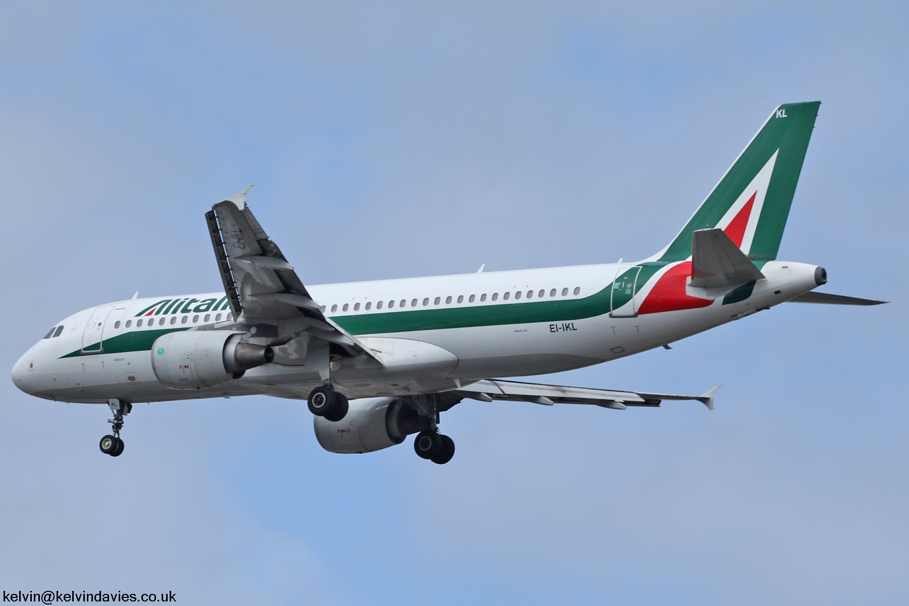 Alitalia A320 EI-IKL