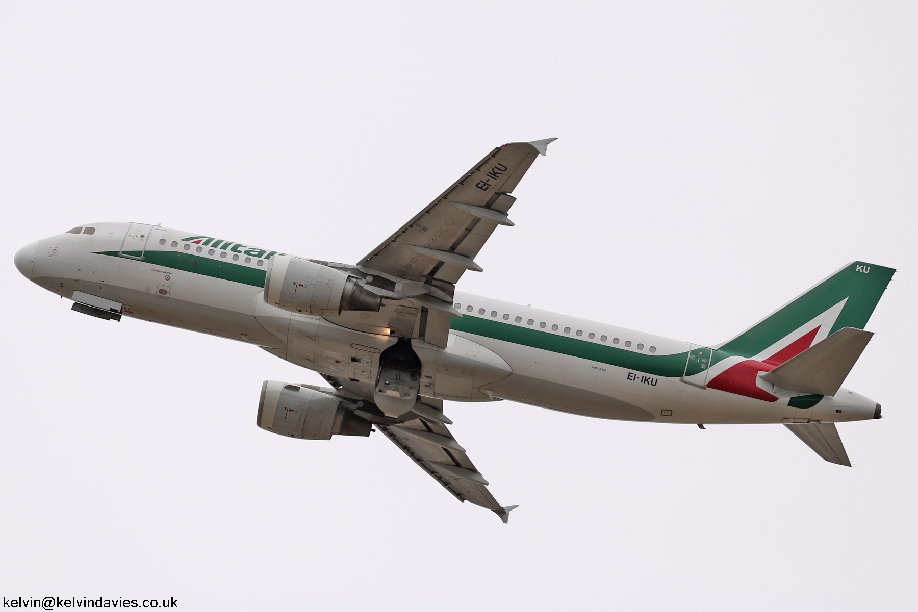 Alitalia A320 EI-IKU