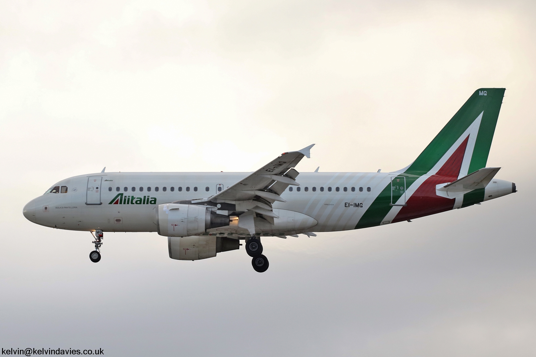 Alitalia A319 EI-IMG