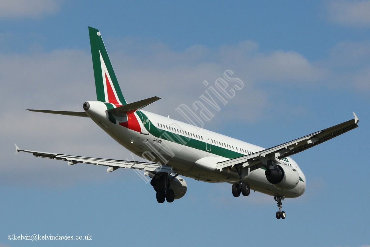 Alitalia A321 I-BIXM