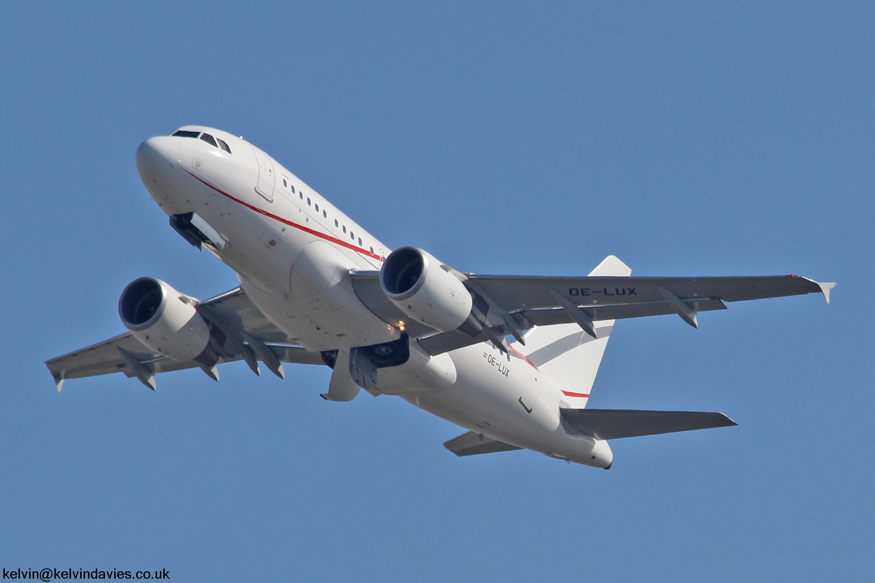 Tyrolean Jet Service ACJ318 OE-LUX