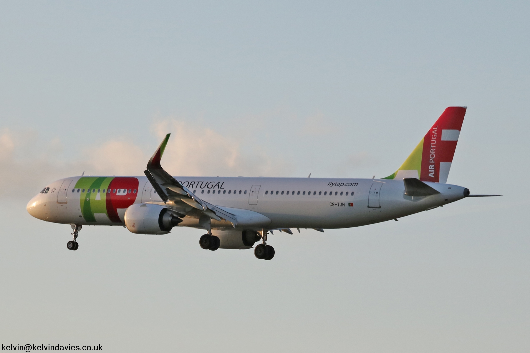 TAP A321-NEO CS-TJN