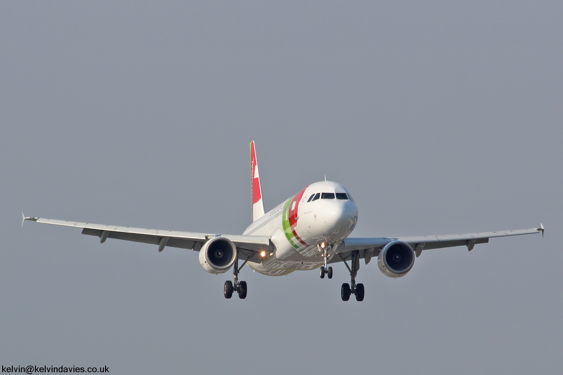 TAP A320 CS-TNJ