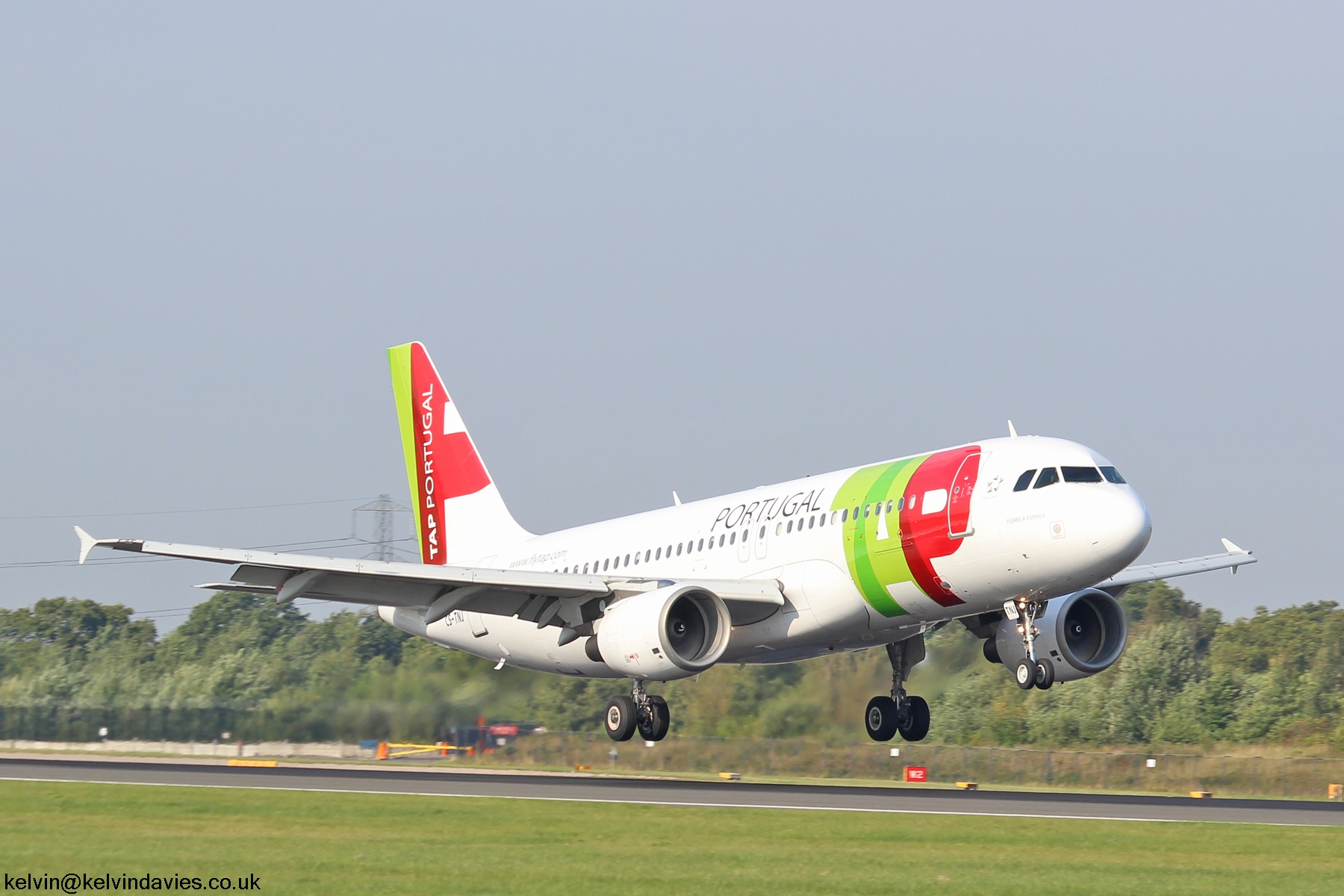 TAP A320 CS-TNJ