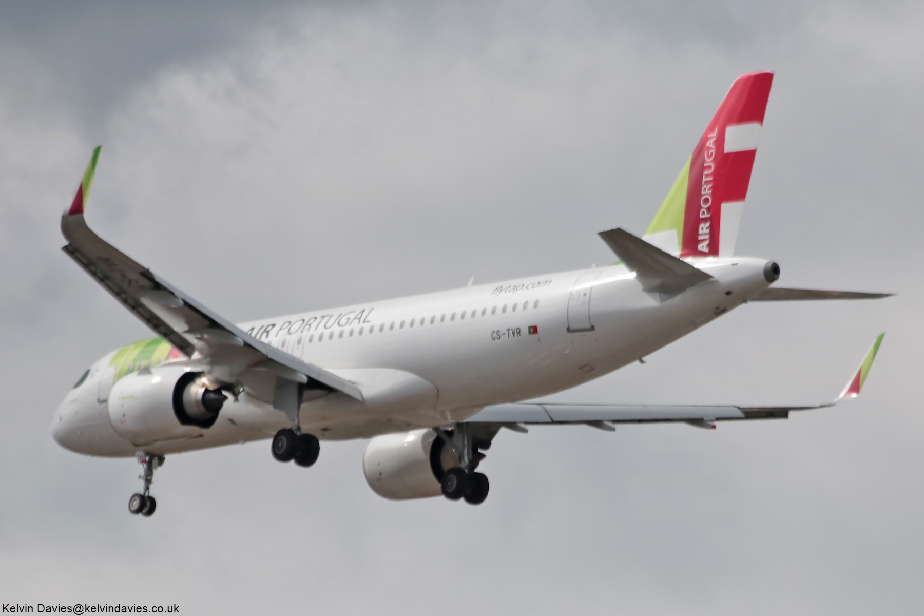 TAP A320-NEO CS-TVR