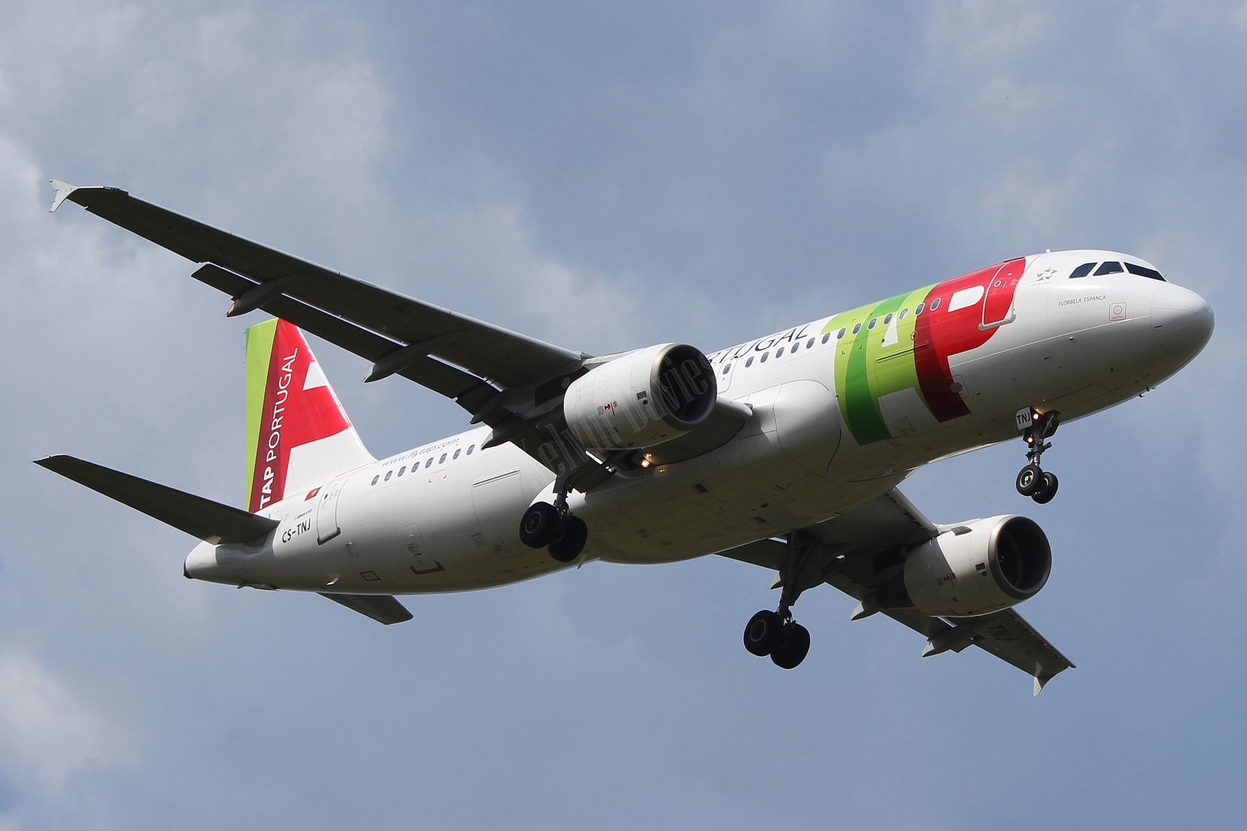 TAP A320 CS-TNJ