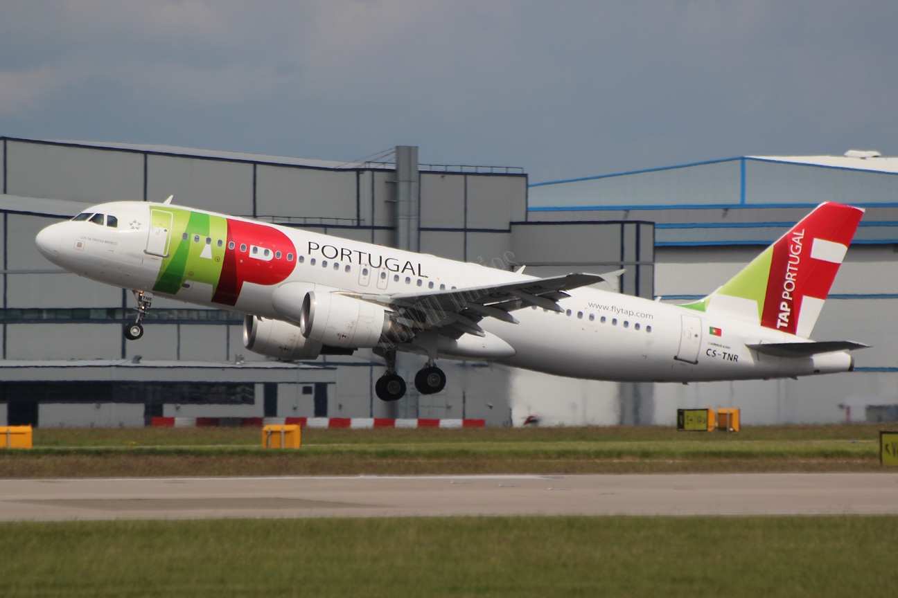 TAP A320 CS-TNR
