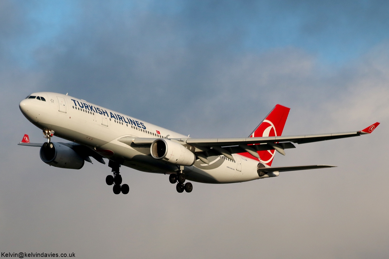 Turkish Airlines A330 TC-LOM