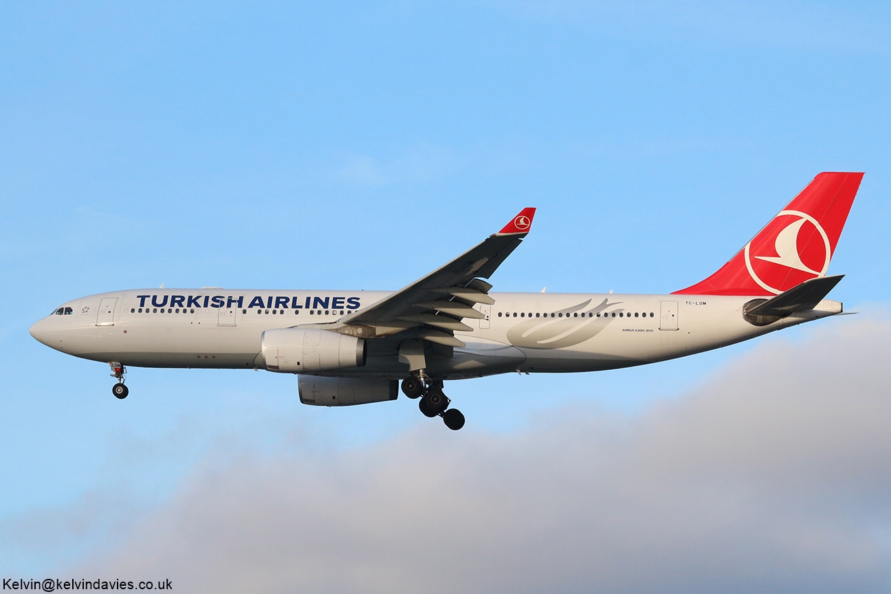Turkish Airlines A330 TC-LOM