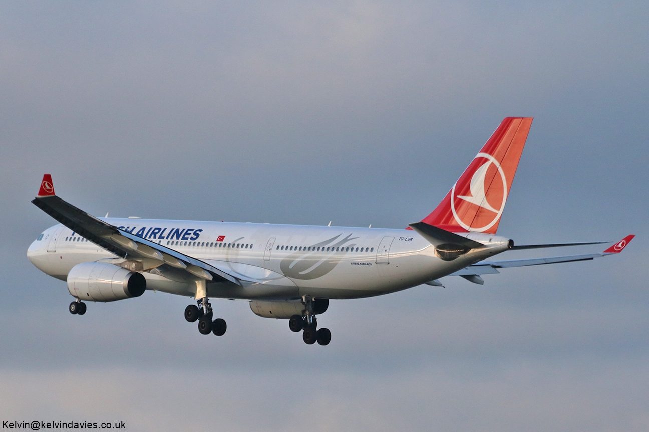 Turkish Airlines A330 TC-LOM